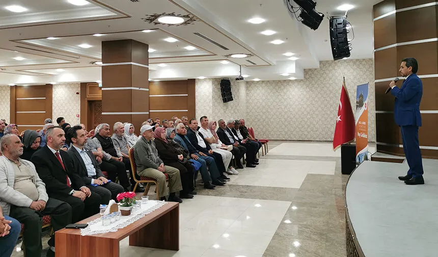 kibris-hac-semineri-33.webp